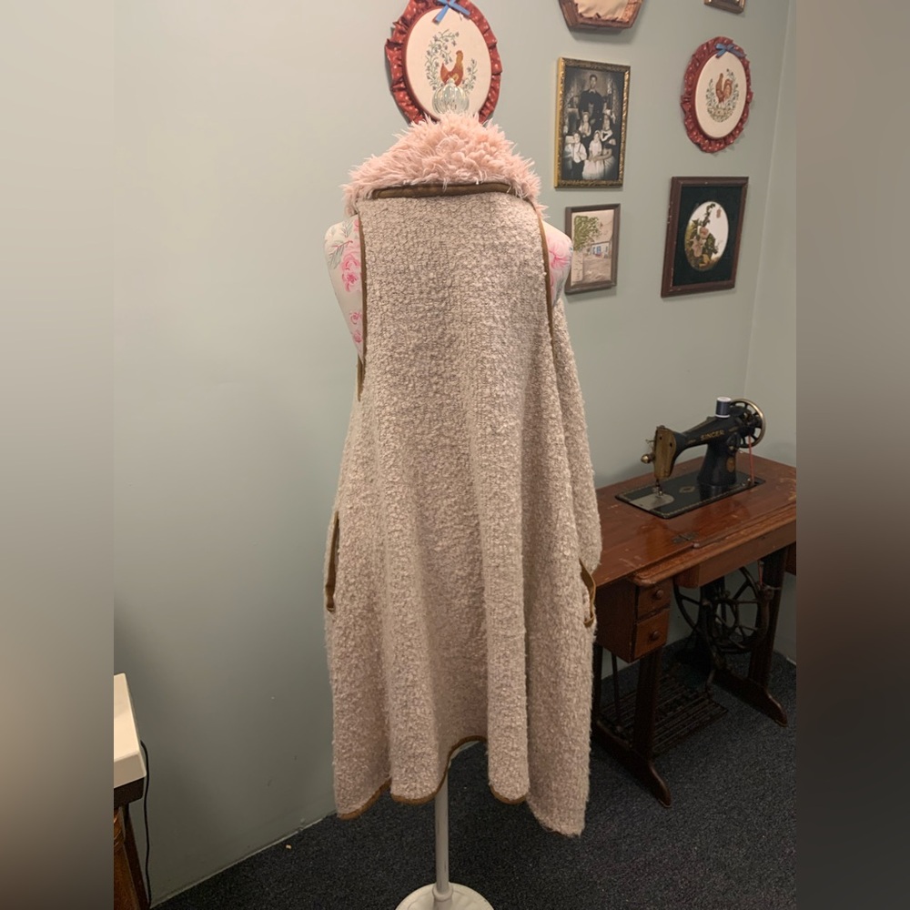 Women's Pink and Cream Vest - Picture 3 of 3